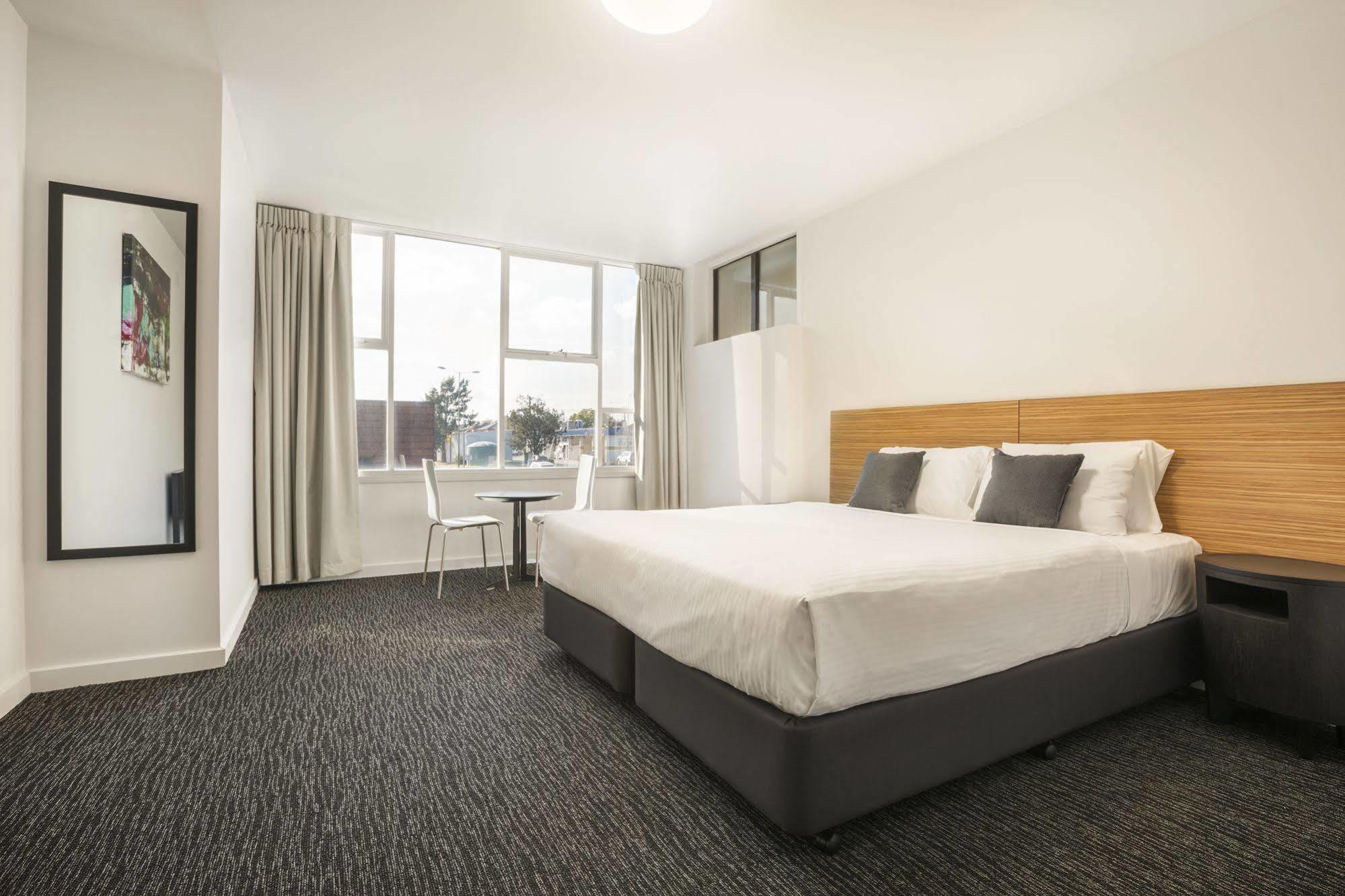 Nightcap at Waltzing Matilda Hotel Springvale Exteriör bild