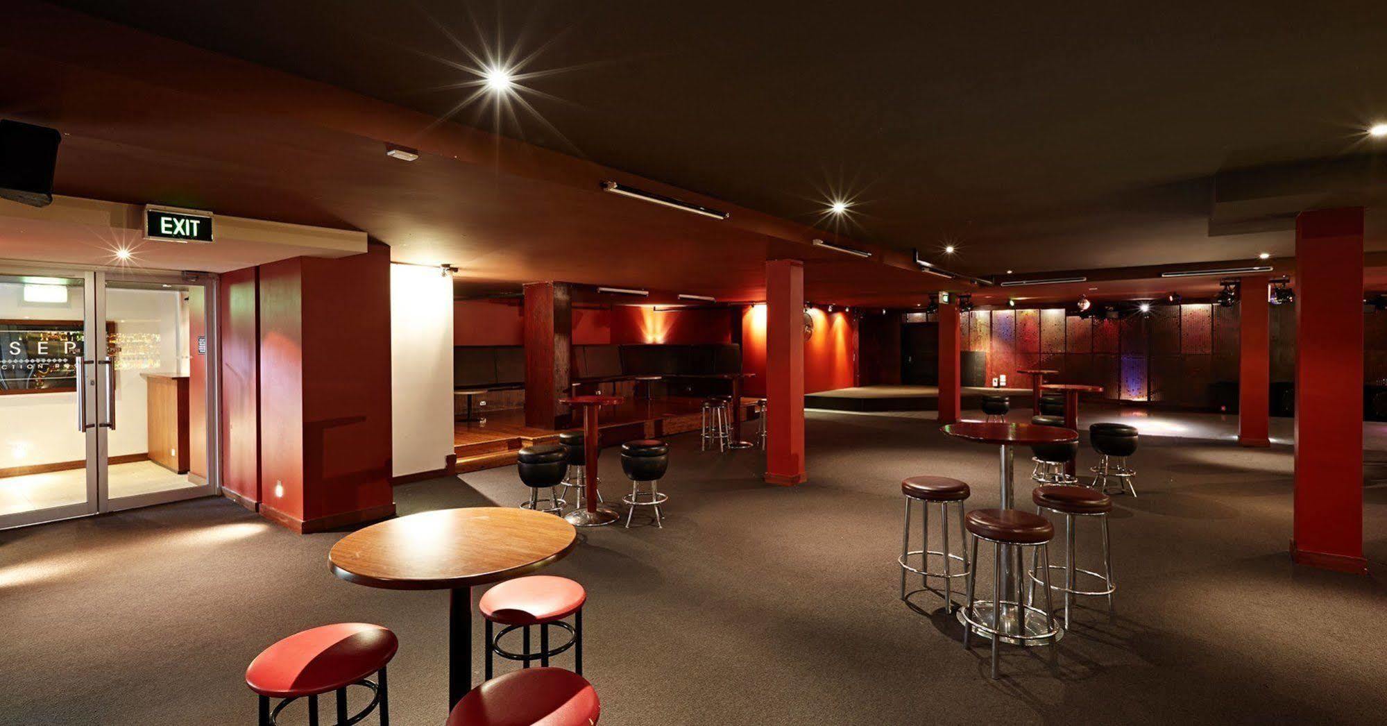 Nightcap at Waltzing Matilda Hotel Springvale Exteriör bild