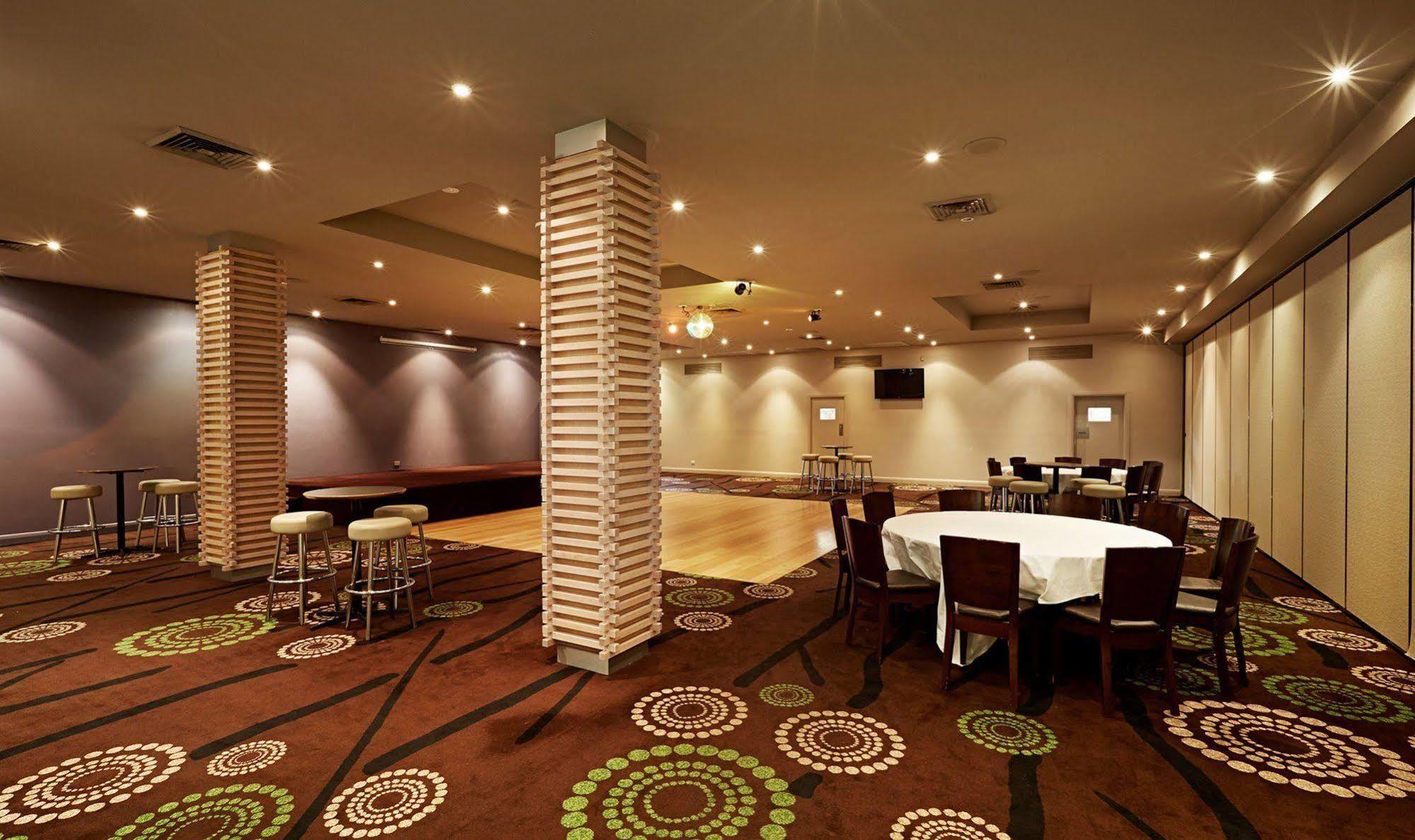 Nightcap at Waltzing Matilda Hotel Springvale Exteriör bild